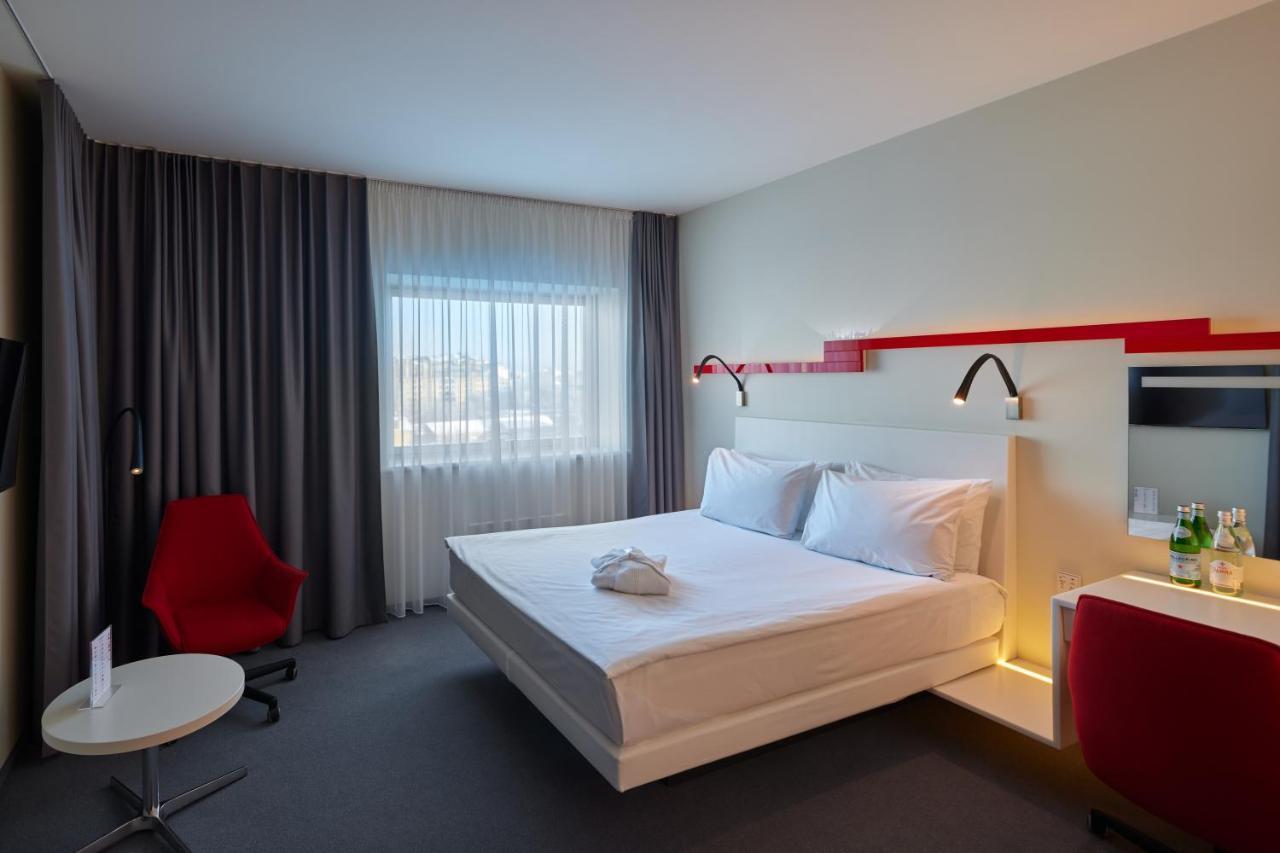 By Ihg Hotel
